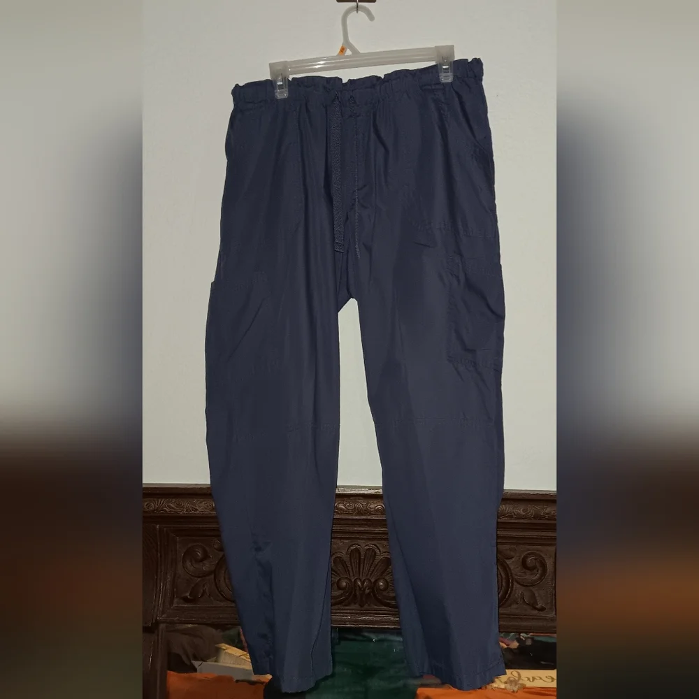 UA scrubs pants 👖, women's sz Medium/Large. 2 for $20 - Picture 1 of 8